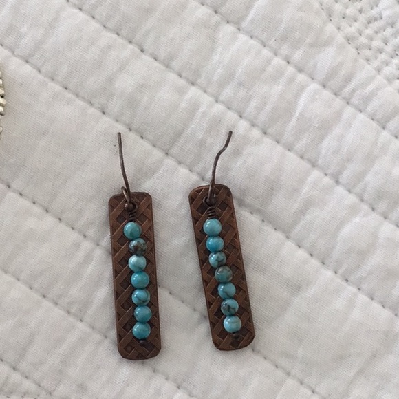 FOUR sets of dangle earrings. All EUC - Picture 4 of 5